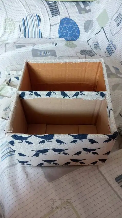 用快递盒子制作收纳盒