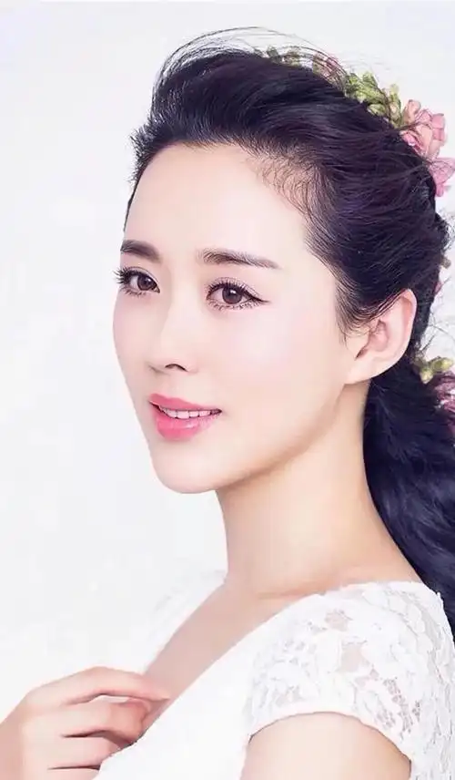 颜丹晨高清性感美图