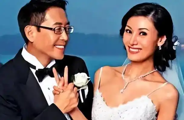 "清纯玉女"周慧敏:选择倪震此生无憾,如今无儿无女也知足