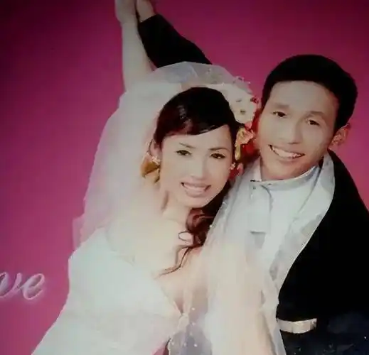 宋小宝:成名后抛弃霍晓红,再婚娶粉丝王雪,如今逆袭成大帅哥_小品