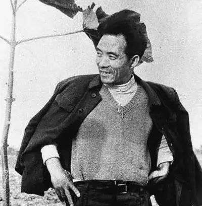 照片)时至今日,年过古稀的护林员张二宝依然清晰地记得焦裕禄下葬的