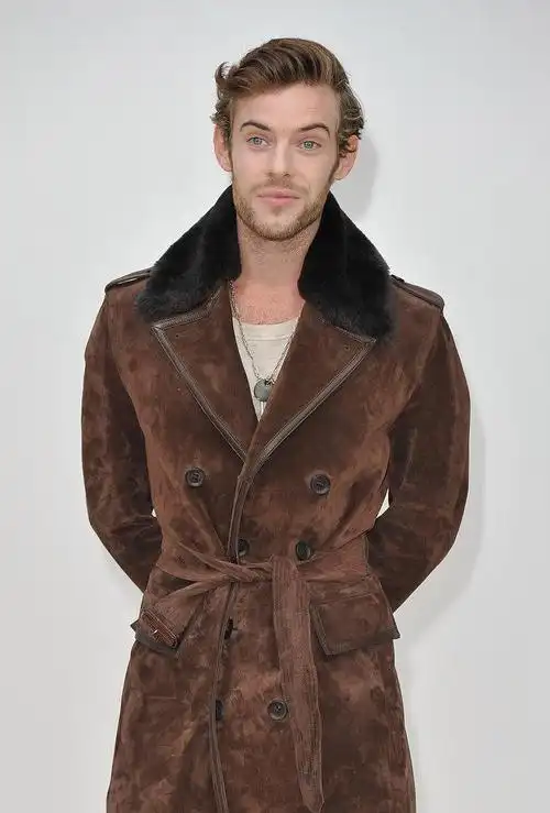 哈里·崔德威 harry treadaway的图片