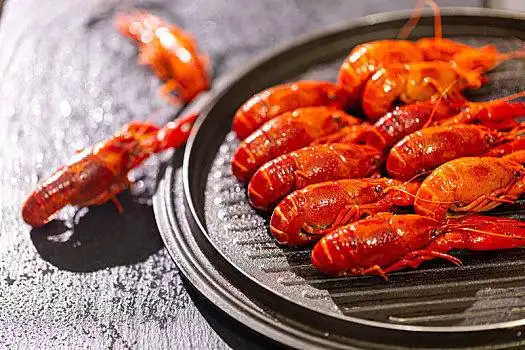 诱人的美食麻辣小龙虾