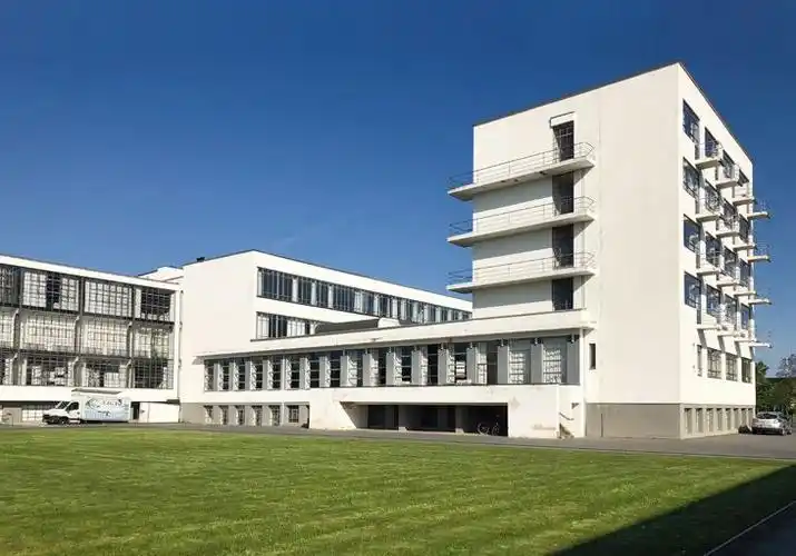 栽花插柳源远流长德绍包豪斯校舍与同济大学文远楼李振宇钱锋时代建筑