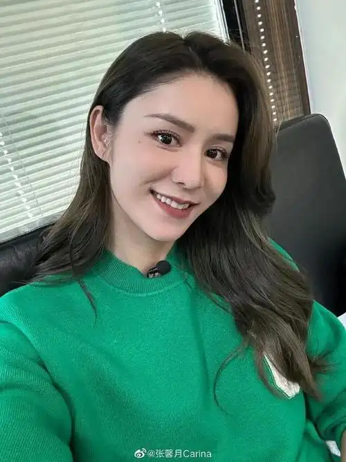 林峯老婆张馨月晒国庆出游照 与公婆合影笑容满满|林峰|内衣模特_网易