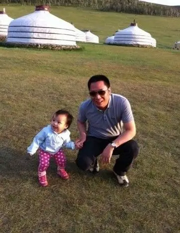 身份:富商      身价:保守至少4亿元人民币      黄有龙,商人