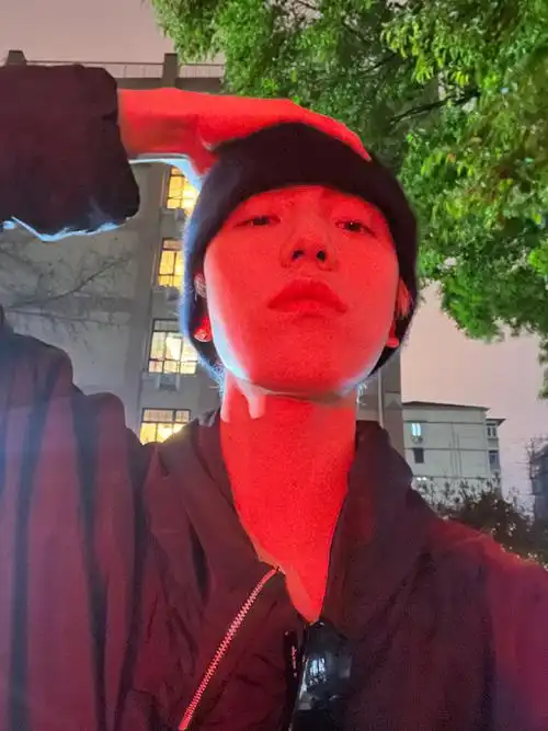 王子异0406出道六周年快乐