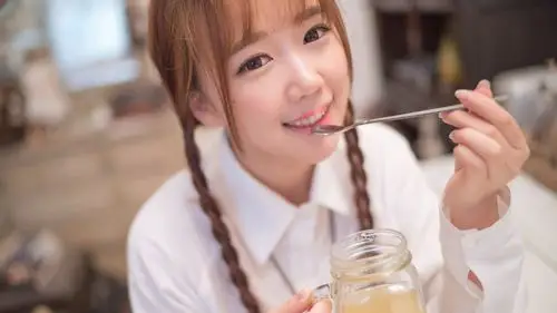 00后美女图片-美女壁纸-高清美女图片-第5图-娟娟壁纸