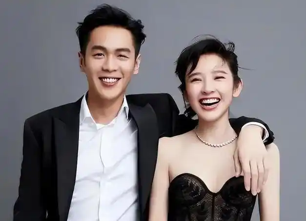 唐艺昕夫妇与李沁聚会 4岁女儿罕露面,嘴巴超像张若昀身高瞩目