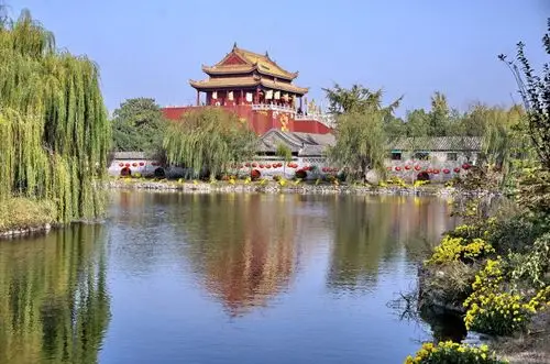 开封龙亭公园瞭望古城开封坐赏菊花花会