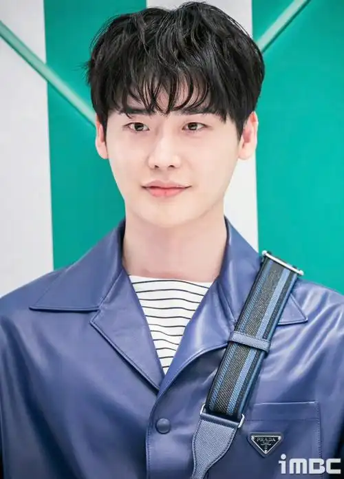 李钟硕最新活动照片