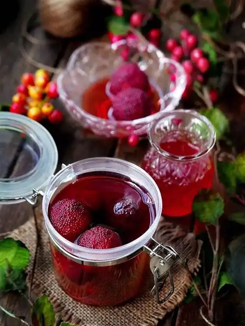 消暑解腻盛夏时节喝了神清气爽杨梅酒