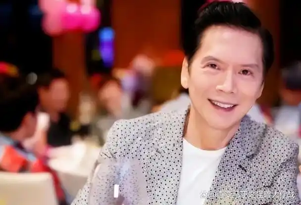 向华强牵头,关之琳大金镯抢眼!吕良伟妻子成焦点