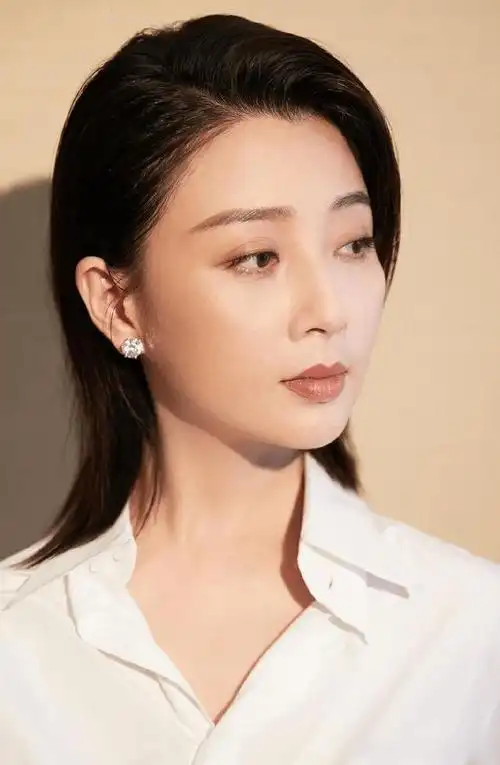 谈女演员殷桃的表演