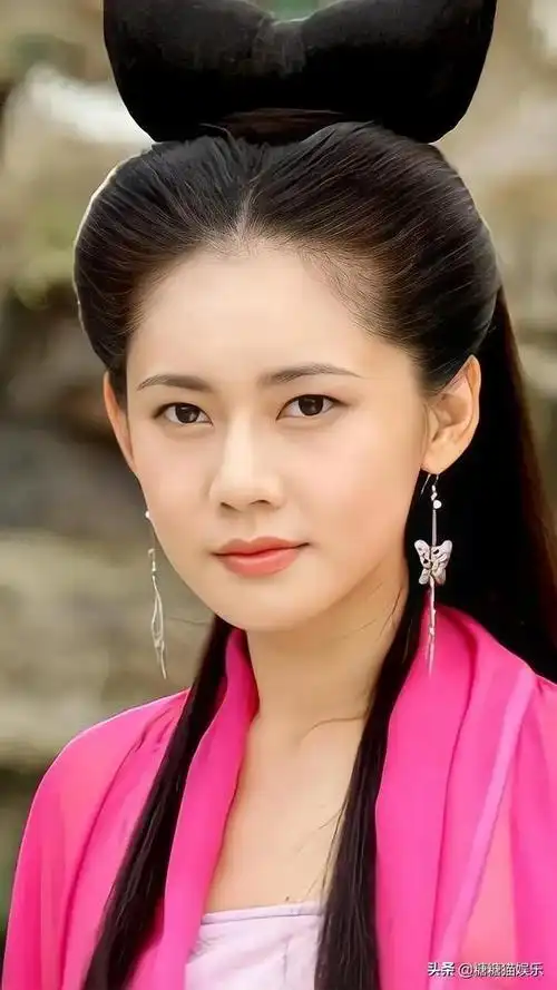 气质美女秋瓷炫这颜值绝了