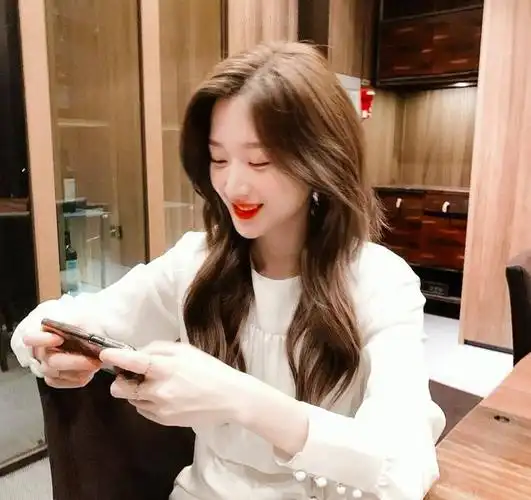 漂亮姐姐文佳煐头像09女神降临延迟追剧上头