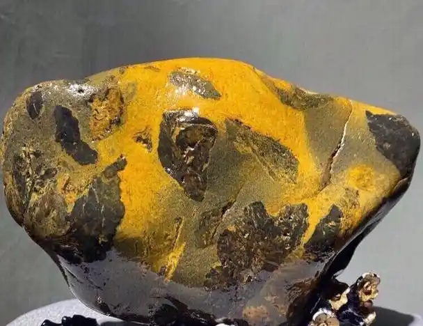 黄蜡石意境山水风景画面石,八大观赏奇石