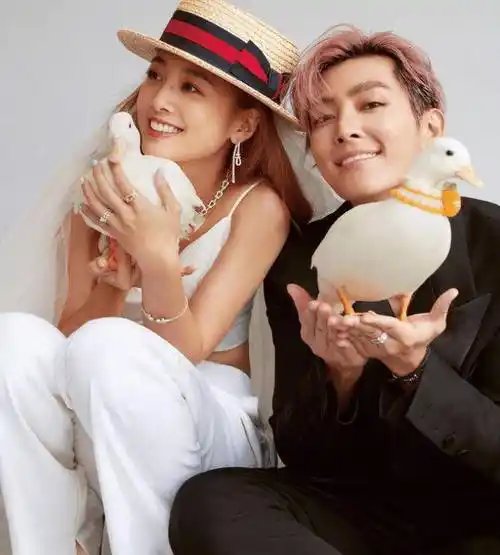 炎亚纶演唱会献吻,和吴映洁亲密互动,二人曾约定三十岁结婚_节目_网友