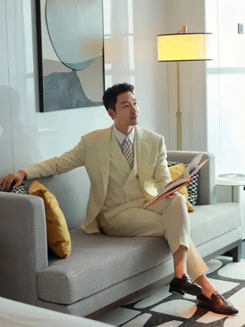 是不是西装大叔的天花板