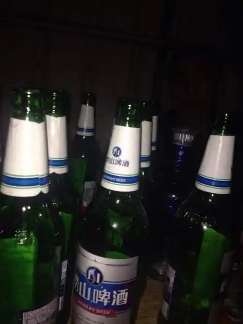 苏公子闲谈喝酒