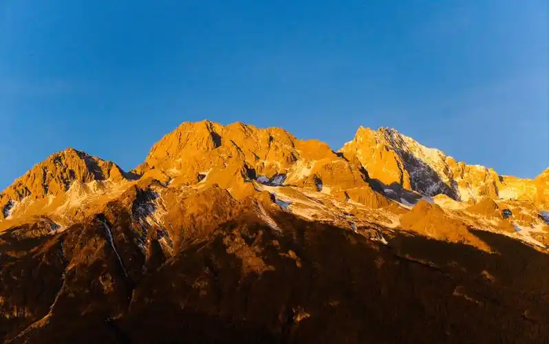 玉龙雪山-日照金山