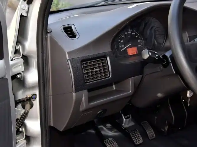 上汽通用五菱 五菱荣光小卡 2023款 1.5l单排加长型lar