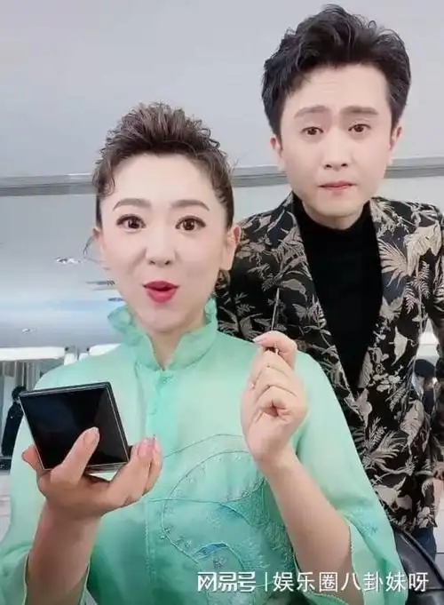 杨帆妻子李枫长相平平生两女被他当成宝她到底有什么魅力