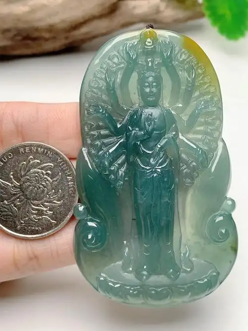 细腻水润蓝水千手观音翡翠吊坠