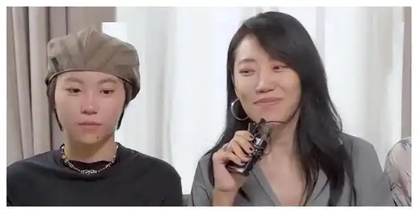 窦靖童近照曝光引质疑结婚传言究竟是喜欢男性还是女性