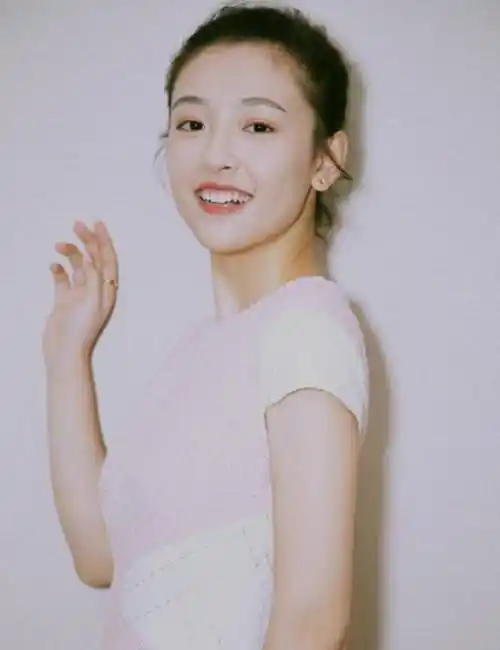 原创亲爱的杨紫被港媒赞甜心教主邢菲吴倩也上榜竟还有她