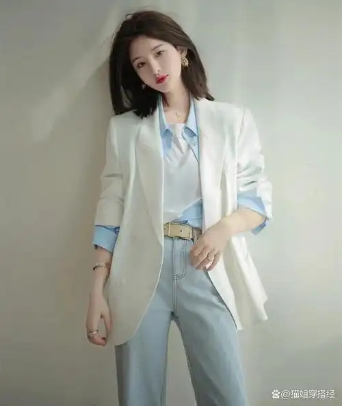 除了黑西装,女人还可以穿这3款西装去上班,优雅干练又气质