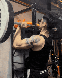 蒋劲夫晒健身日常完美肌肉线条引热议网友直呼太惊艳