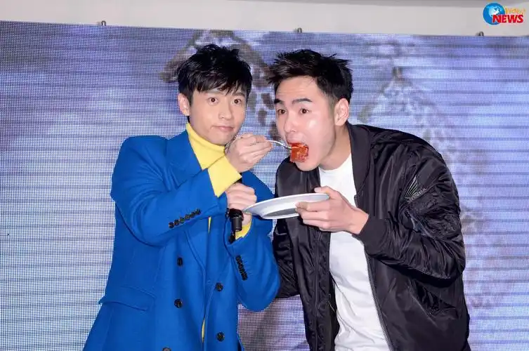 魏晨初见阮经天就喝挂 裸上身躺影帝床上超尴尬