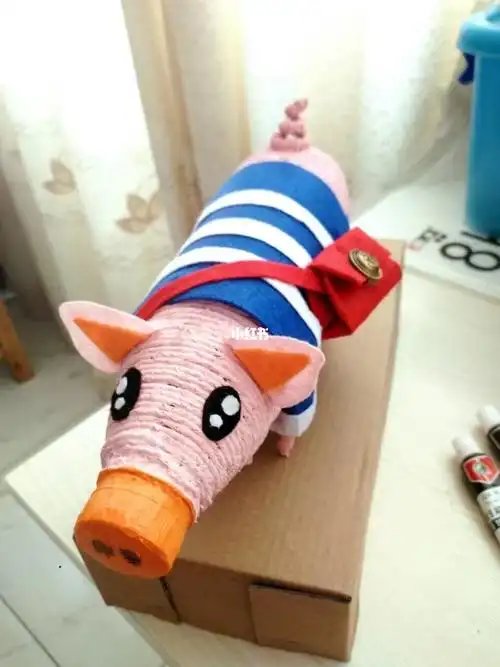 亲子手工—矿泉水瓶大变身