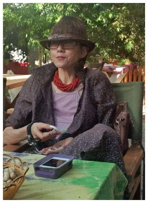 刘淳晴黯然返回了台湾.