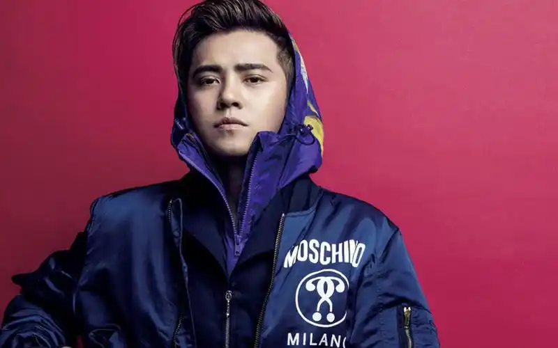 帅气男星罗志祥高冷写真电脑壁纸男歌手时尚写真罗志祥暖男阳光男孩