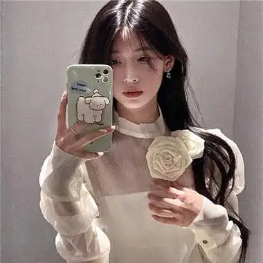 很有氛围感的超好看女生头像