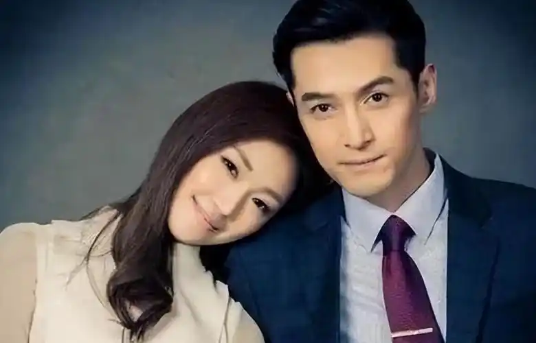 胡歌与老婆购物被拍,什么样的女人,有资格成为"胡太太"?_腾讯新闻