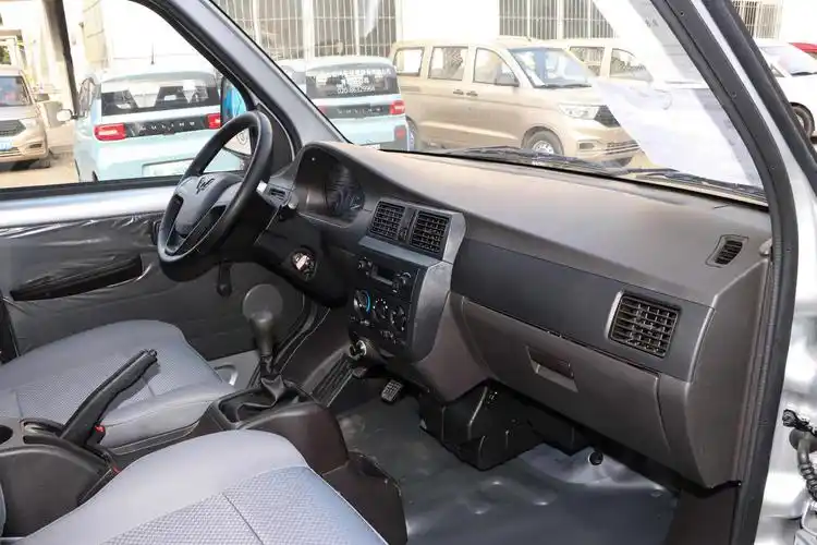 五菱荣光小卡壁纸_五菱荣光小卡_五菱荣光小卡内饰图片_1/311张图片