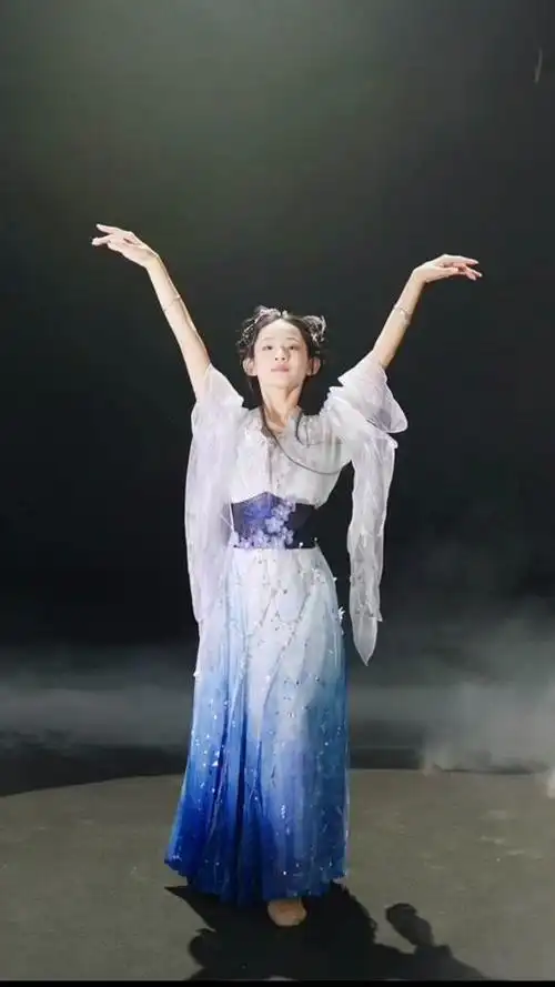 嘎嘎灵_嘎嘎灵个人资料_嘎嘎灵直播间_18183kol_18183网红站