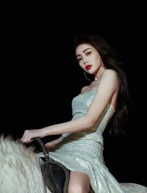 谢可寅金鸡奖造型##roberto  giorgetti