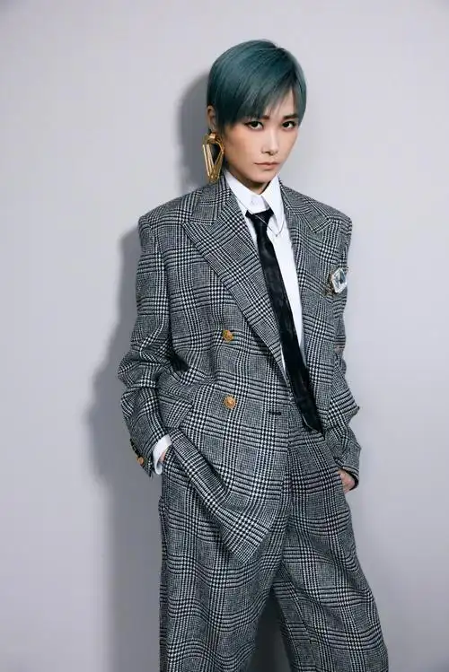 李宇春疯狂工作室