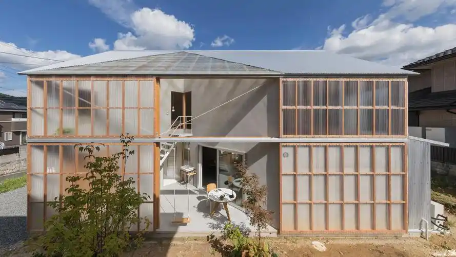 日本设计工作室tato architects设计了带有日光房的日式别墅-全球高端