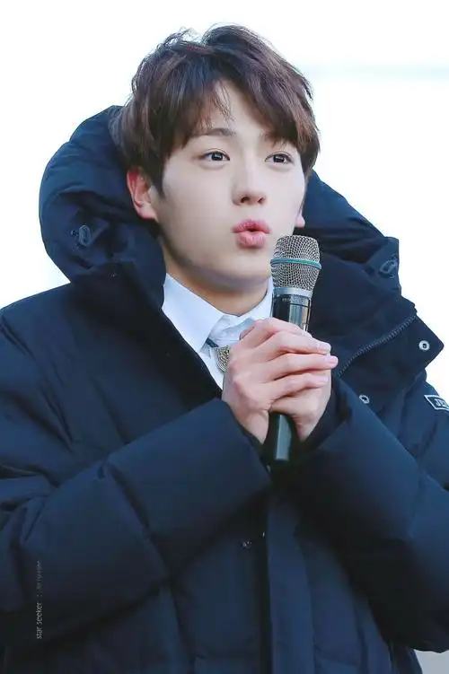 李贤在超话97#pastishyunjae#91那年今日 171216饭拍高清音乐中心