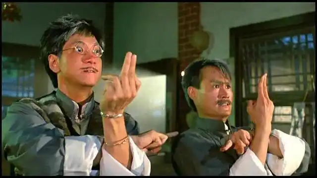 被"石榴姐"痴恋半生,僵尸道长林正英和回不去的港片黄金时代|僵尸先生