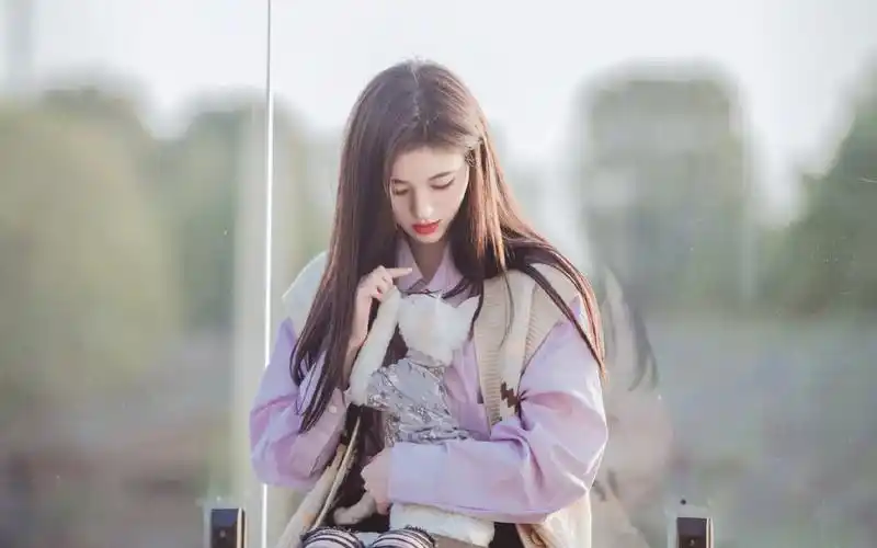 鞠婧祎冷艳优雅高清桌面壁纸