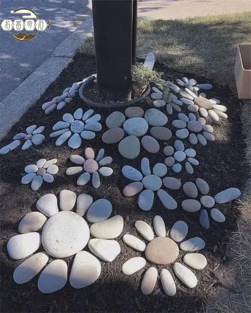 鹅卵石铺成的庭院里,享受片刻安宁