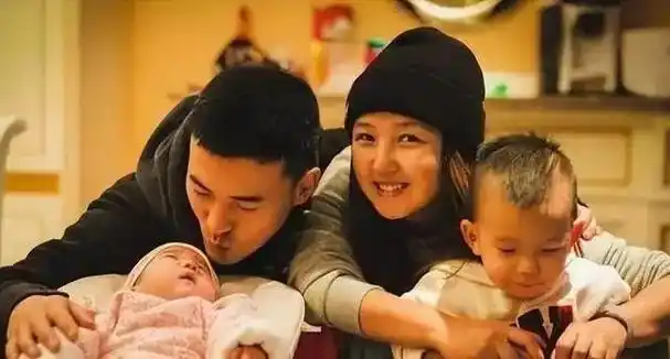 浪姐55年生3胎出道李宇春当配38岁的何洁有望再次翻红吗