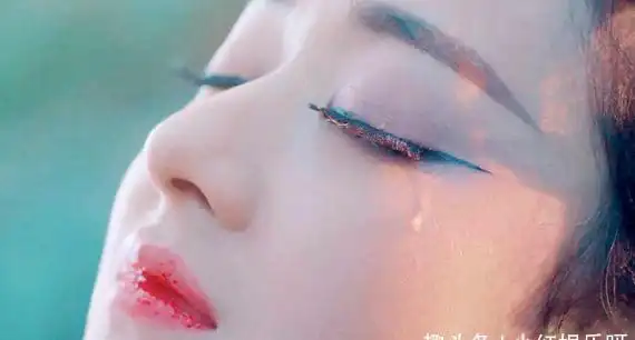 同样是哭戏,人家的好看又唯美,为啥只有杨紫嘴巴都变形了?