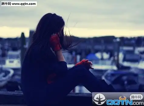 难过的女生背影微信图片素材2022 想起了初爱最初的爱已不在-女生图片